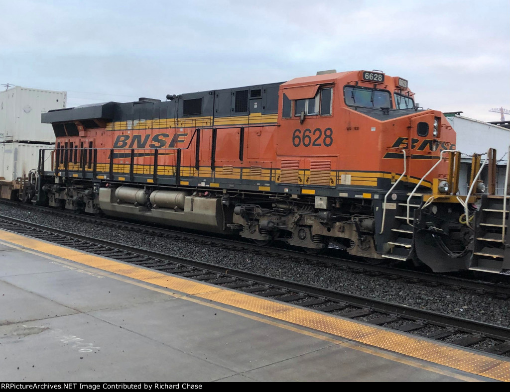 BNSF 6628